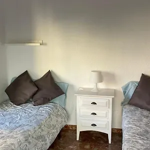 apartamento-historico-alameda-de-colon.hotelsinnerja.org/